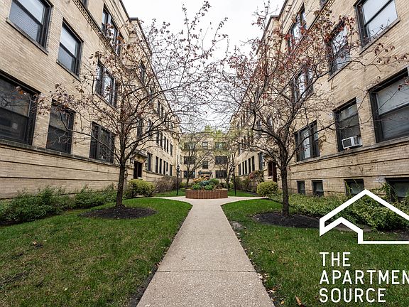 3rd image of 3528 N Broadway St APT 3E