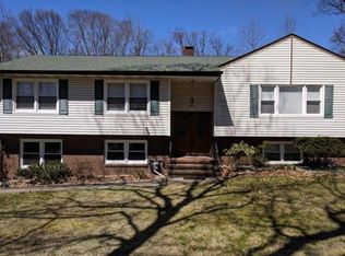 490 Van Emburgh Ave, Ridgewood, NJ 07450