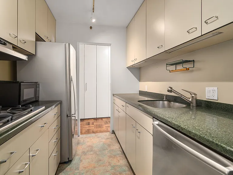 180 Beacon St #9 — Photo 7