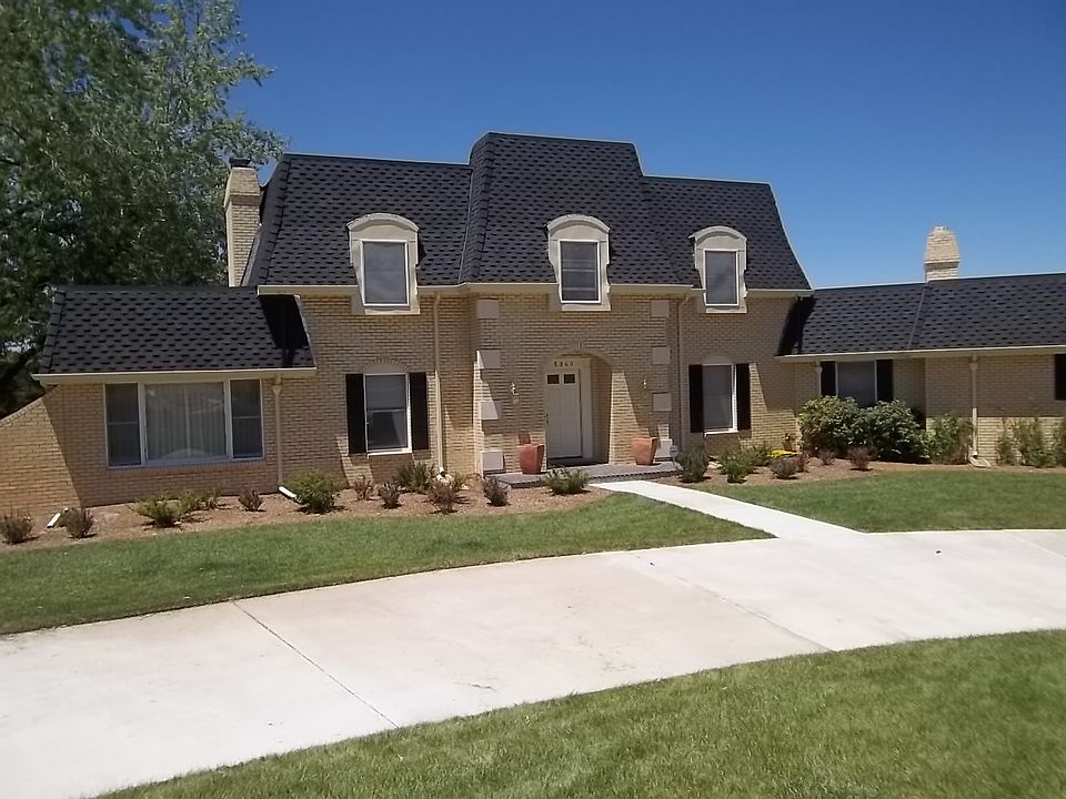 Large Circle Drive Huge Lot