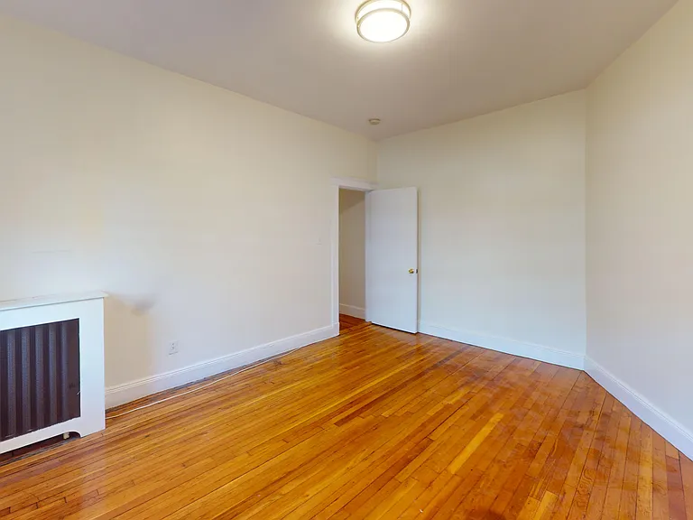 28 Sidlaw Rd #2 — Photo 3