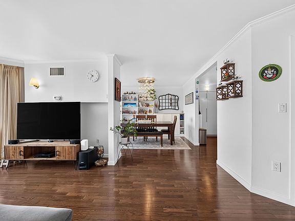4th image of 827 Harmon Cove Tower #827