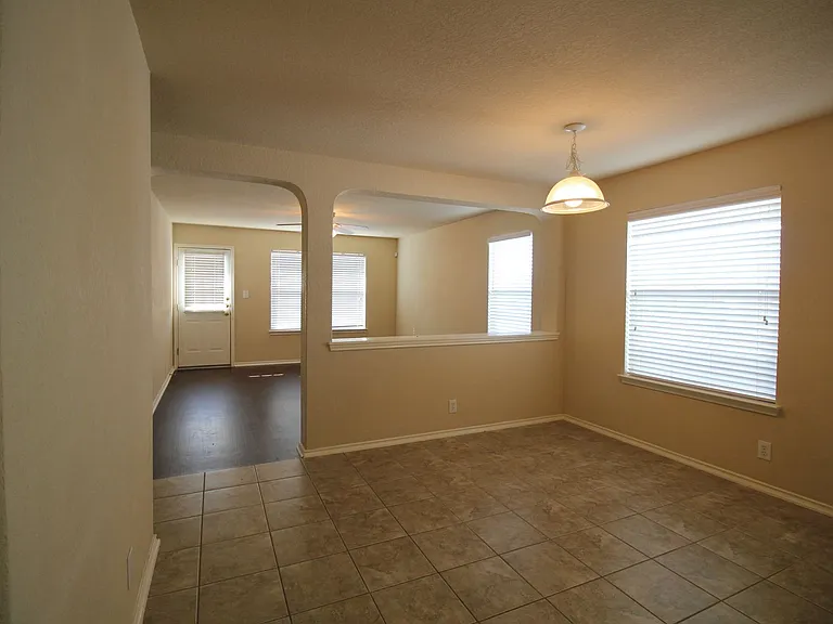 249 Val Verde Dr — Photo 5