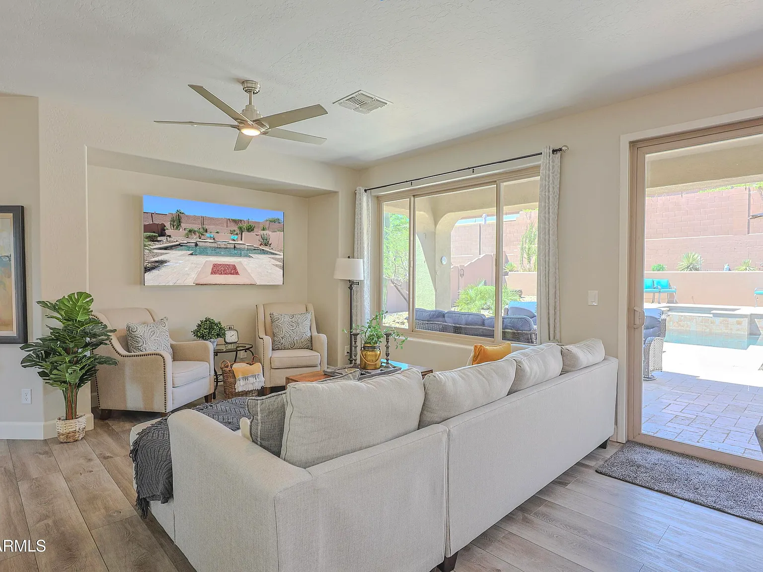 2 bed, 2.0 bath, 1400 sqft, $2,700 — Photo 3