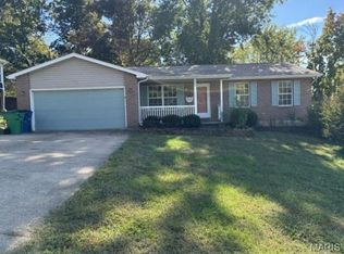 822 Sheraton Ln, Herculaneum, MO 63048