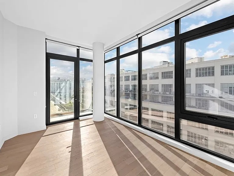 27-19 Thomson Ave #9C — Photo 3