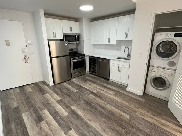 556 Third Avenue image 1 of 9
