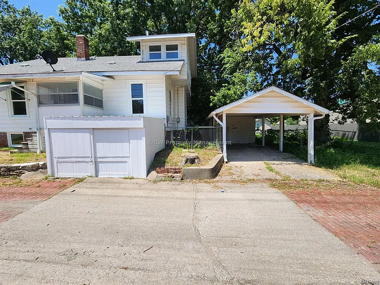 1014 SW 9th St — Photo 14