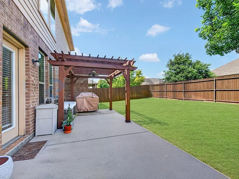 4104 Fordham St — Photo 16