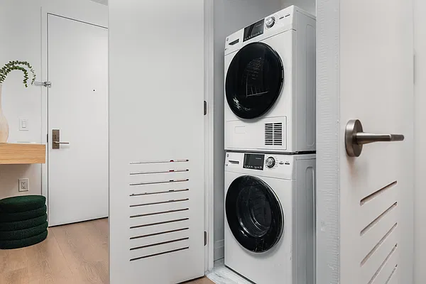 Laundry, photo 1
