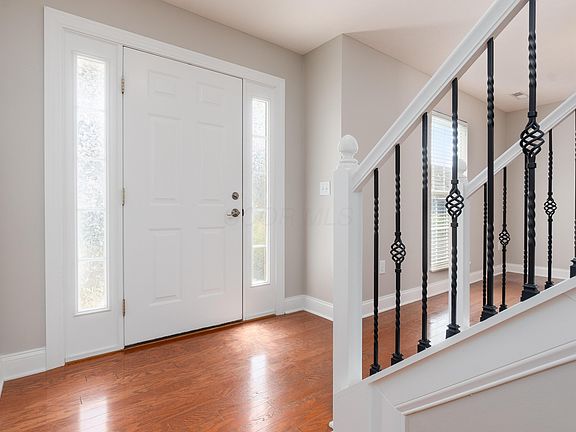 5th image of 599 Foxdale Pl