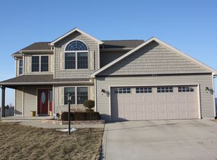 406 Deerpath St, Tolono, IL 61880