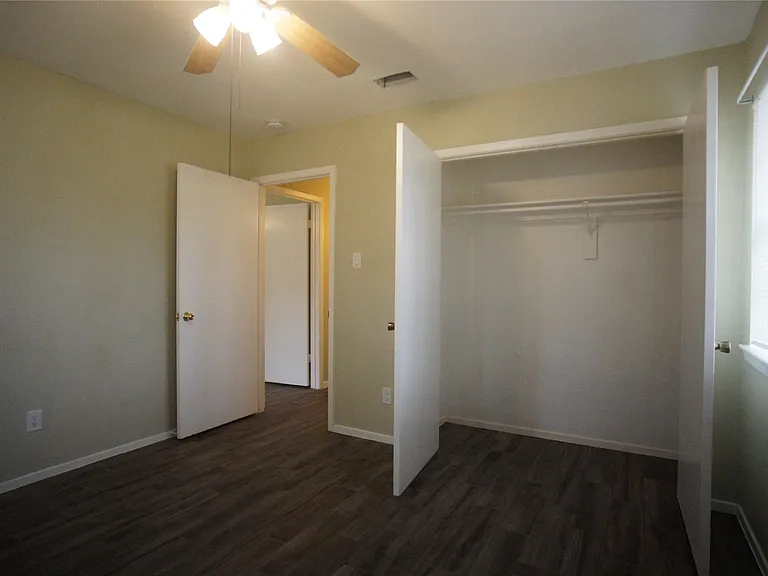 12725 Dakota Ln #B — Photo 16