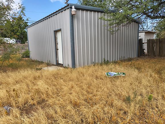 5th image of 1005 E Lons St