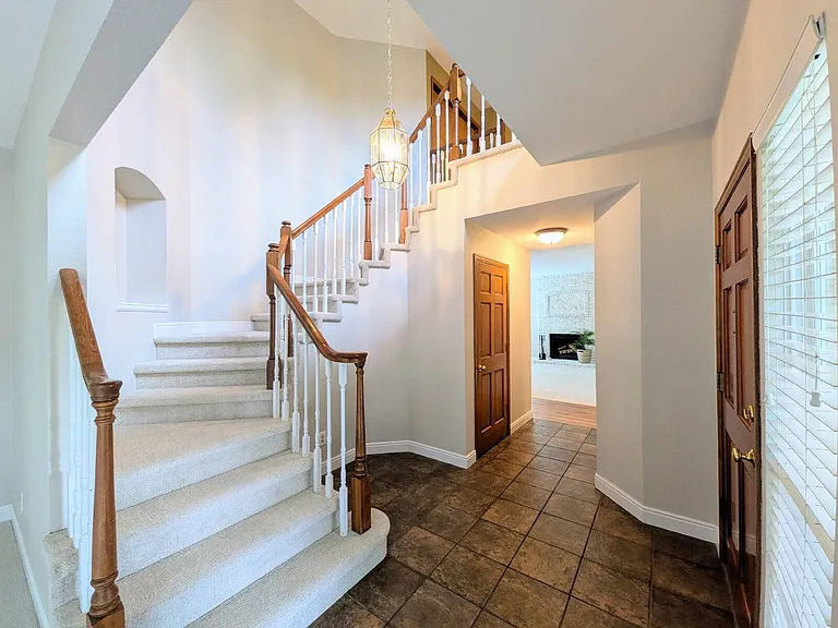 7467 Exeter Pl — Photo 3