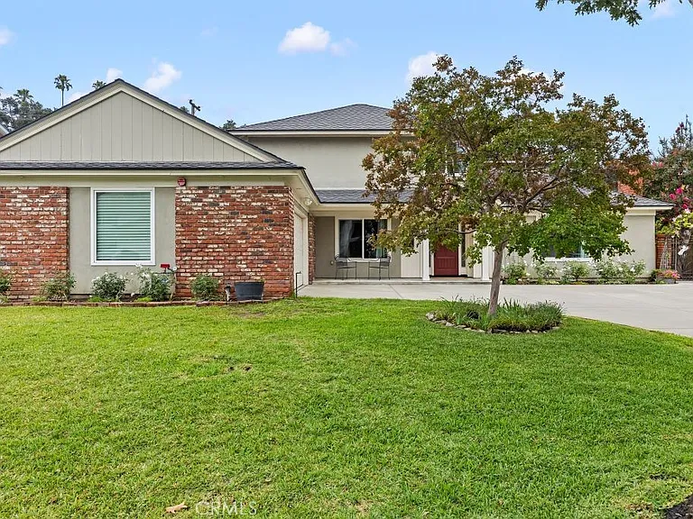 1096 Canyon View Dr — Photo 53
