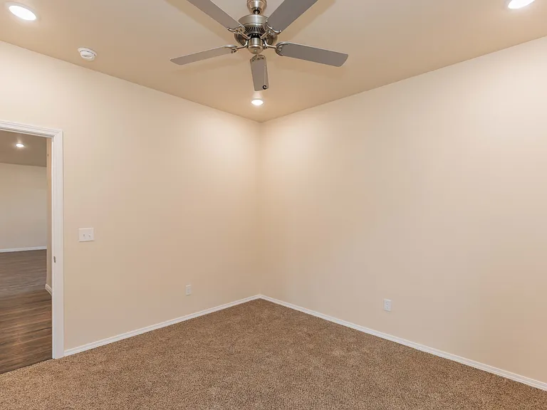 7602 Beck Dr — Photo 14