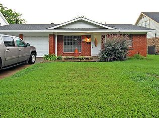 2501 Peach Ln, Pasadena, TX 77502