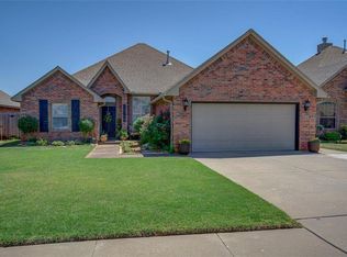 12124 SW 18th St, Yukon, OK 73099