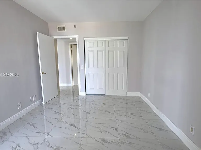3610 Yacht Club Dr #615 — Photo 21