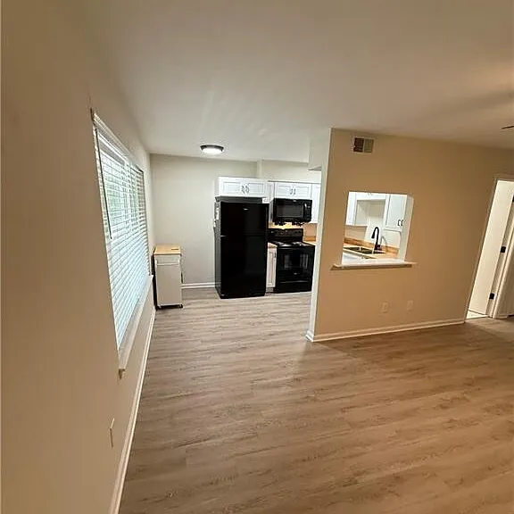 815 Sandy Ct — Photo 5