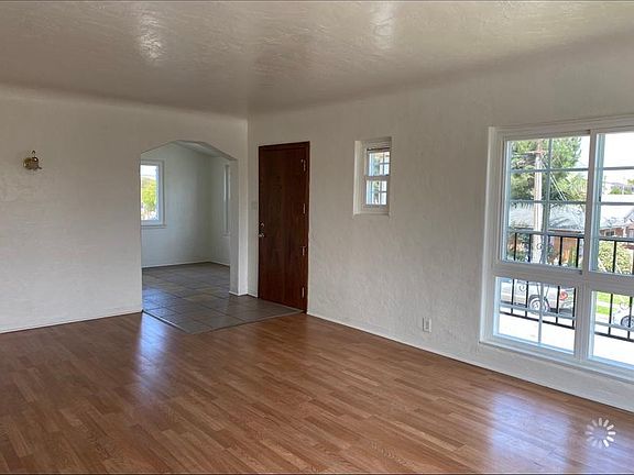 5th image of 300 W Spruce Ave