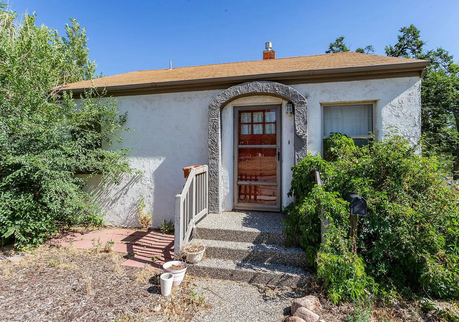 Adorable Ranch in Downtown Colorado Springs! — Photo 2