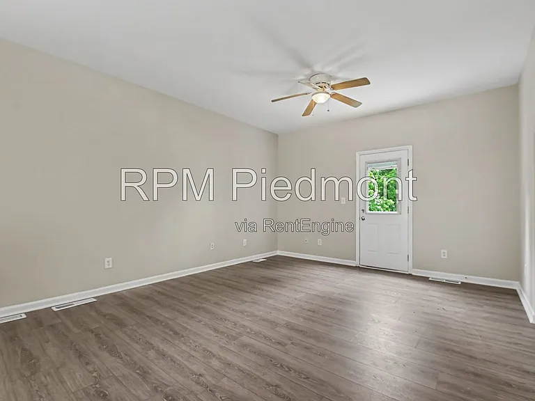 740 Prince Pl NW — Photo 7