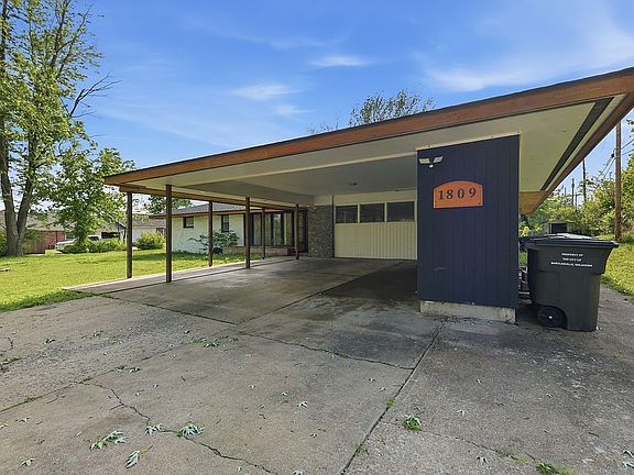 2nd image of 1809 Fremont Rd