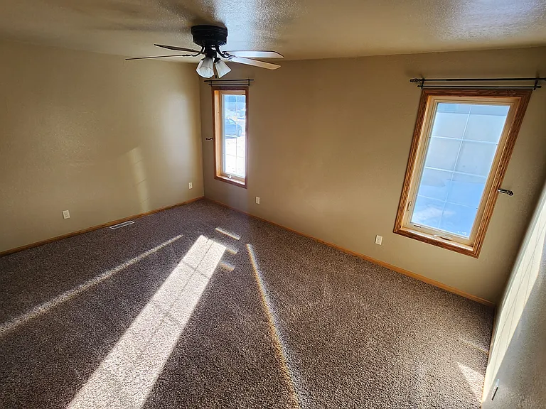 2023 Farmdale Ln — Photo 5