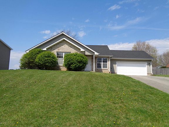 2nd image of 207 Cedar Hill Dr