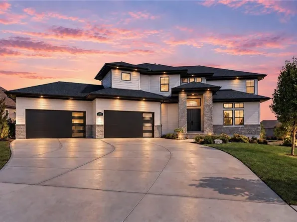 12300 W 169th St, Overland Park, KS 66221
