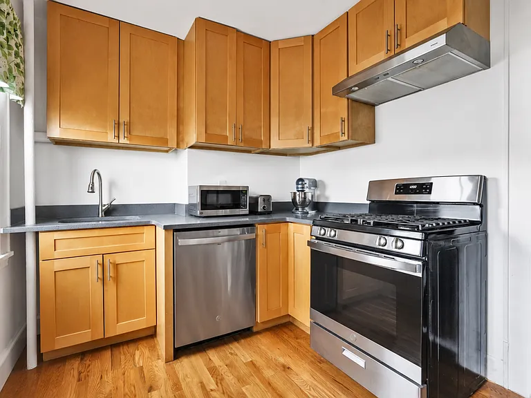 21-17 28th St #HOME — Photo 5