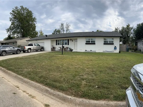 1104 W Banz Rd, Rogers, AR 72758