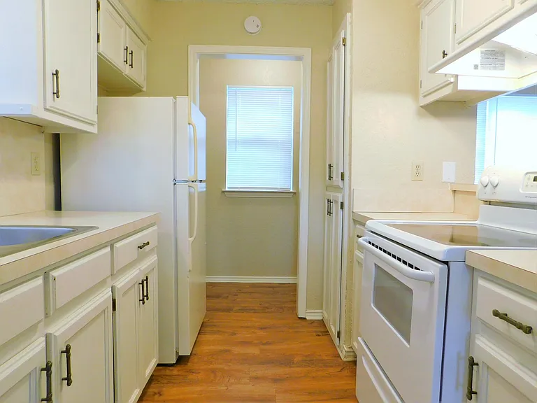 2212 Bolivar St #2212 — Photo 9