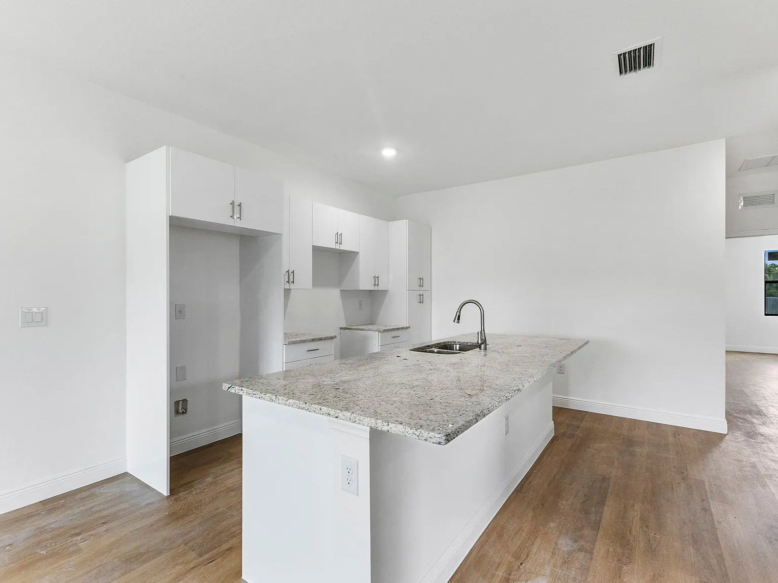 2 bed, 2.0 bath, 1150 sqft, $1,450 — Photo 3