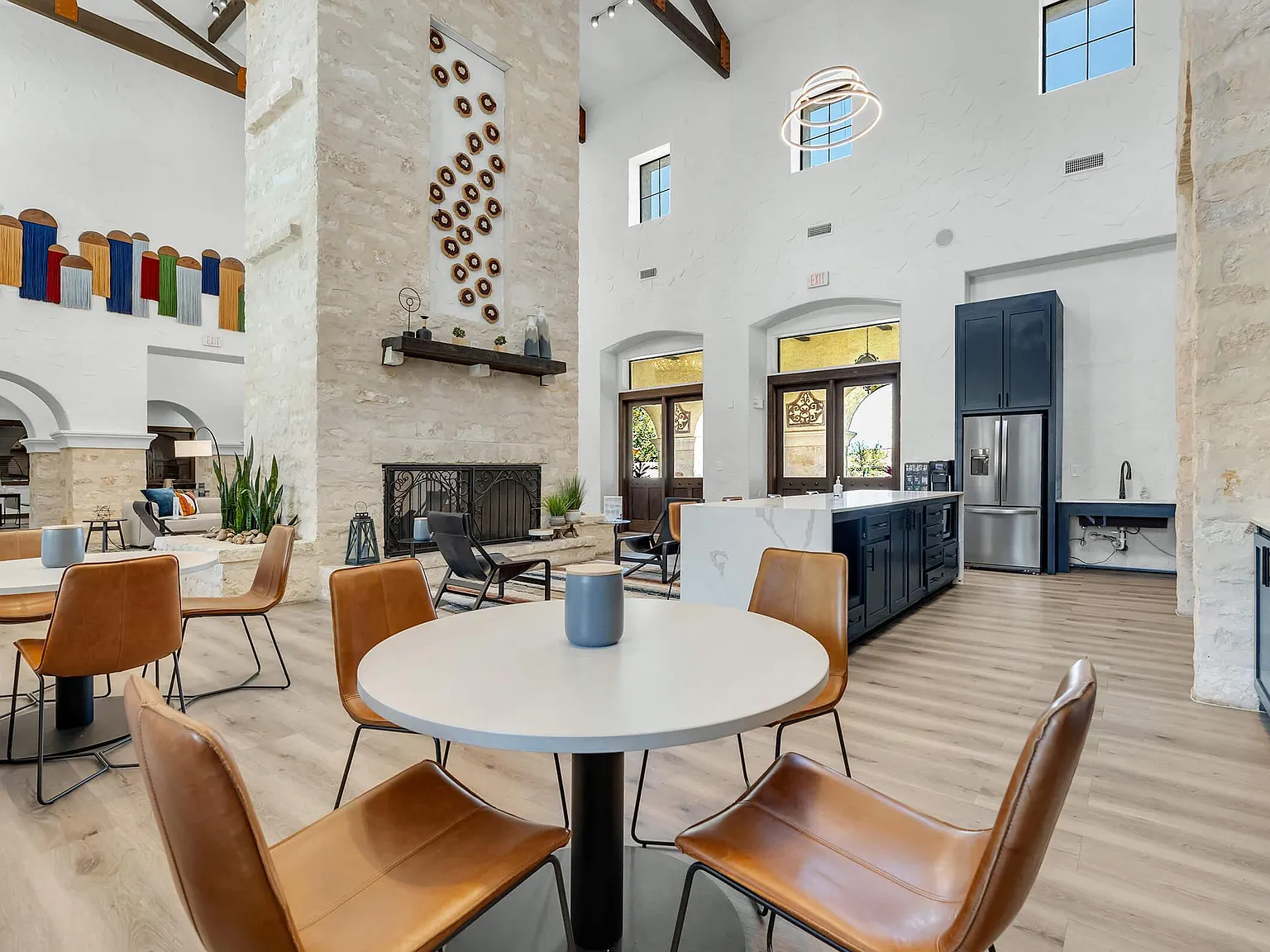 Mission Hills Apartments — Photo 3