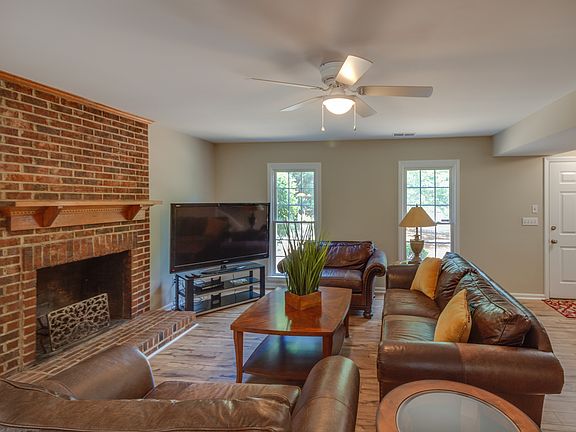 4th image of 9129 Gamesford Dr