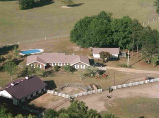 4418 Douglas Ferry Rd, Caryville, FL 32427