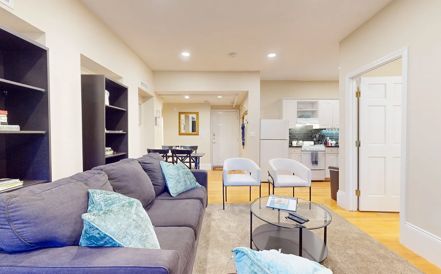 2 bed, 900 sqft, $6,000 — Photo 3