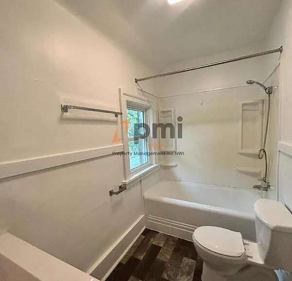 602 Indiana Ave #2E — Photo 7