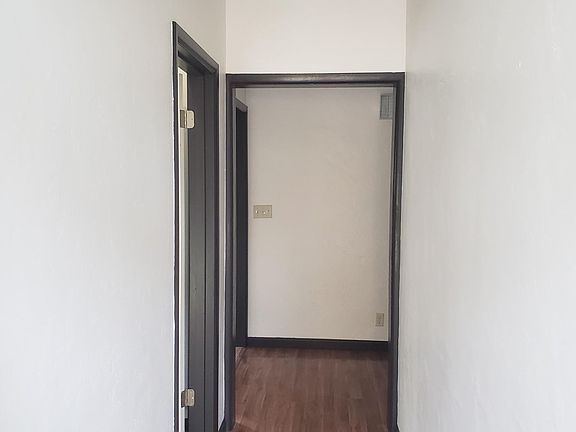 Upstairs entry hallway