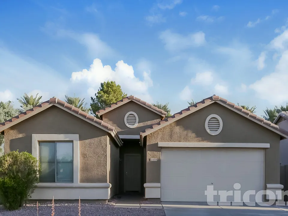 43714 W Cale Dr