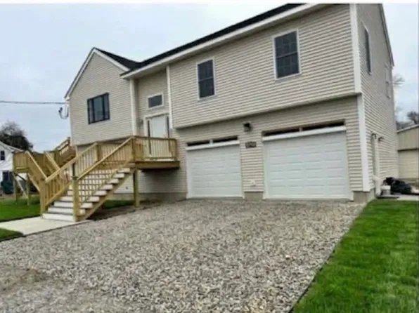 18 Maplewood Ave, Chicopee, MA 01013