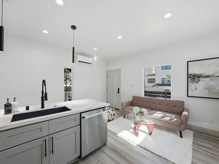 422 Arbor Dr — Photo 5