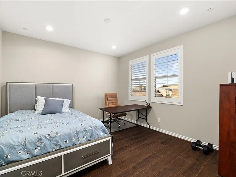 2413 Sierra Bella Dr — Photo 36