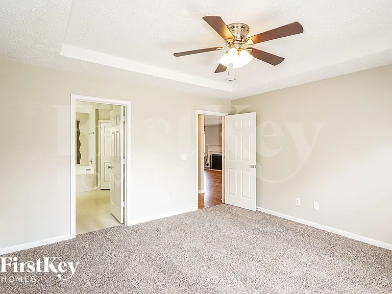 308 Birchclay Point N — Photo 9