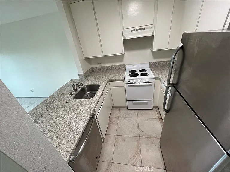 3830 Avenida Del Presidente #3830-34 — Photo 3