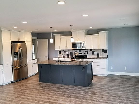 4th image of 708 3rd Ave