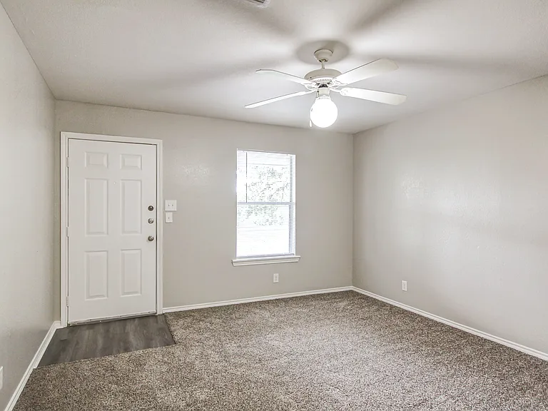 Oak Terrace Apartments — Photo 21